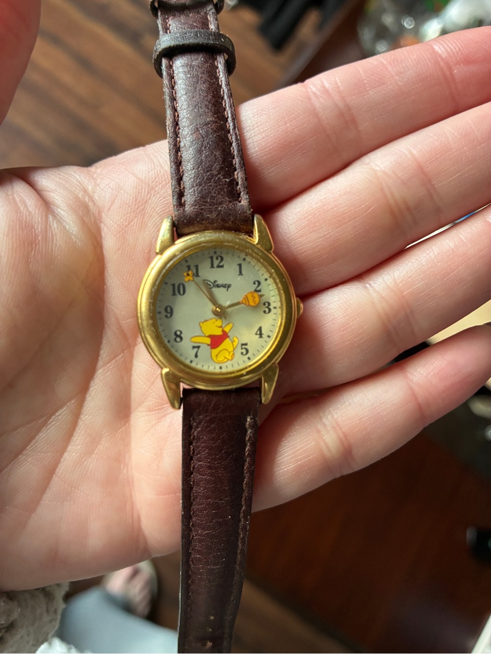 Good Condition! Disney Winnie the Pooh Gold and Brown Character Watch